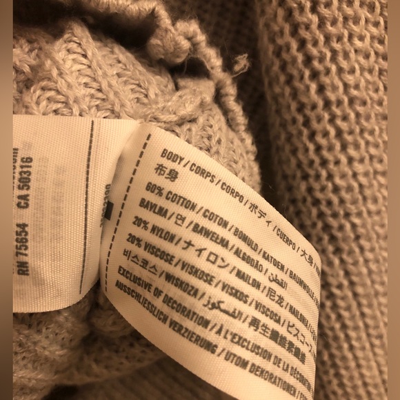 Hollister XS crew neck. Cropped. Pretty Soft grey color - Picture 9 of 11